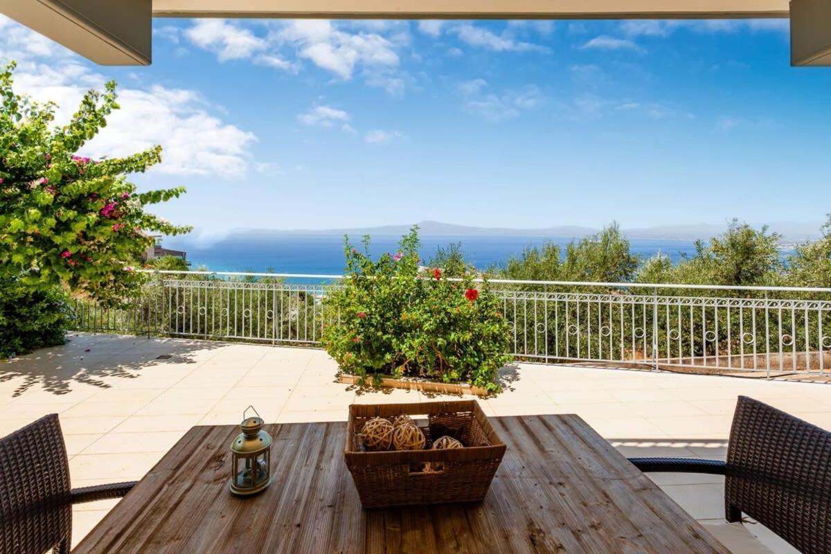 Aigli Fully Equipped Getaway - Seaview Lux Retreat Villa Kalamata Exterior foto