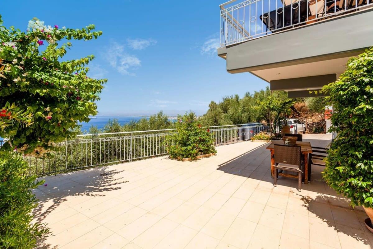 Aigli Fully Equipped Getaway - Seaview Lux Retreat Villa Kalamata Exterior foto